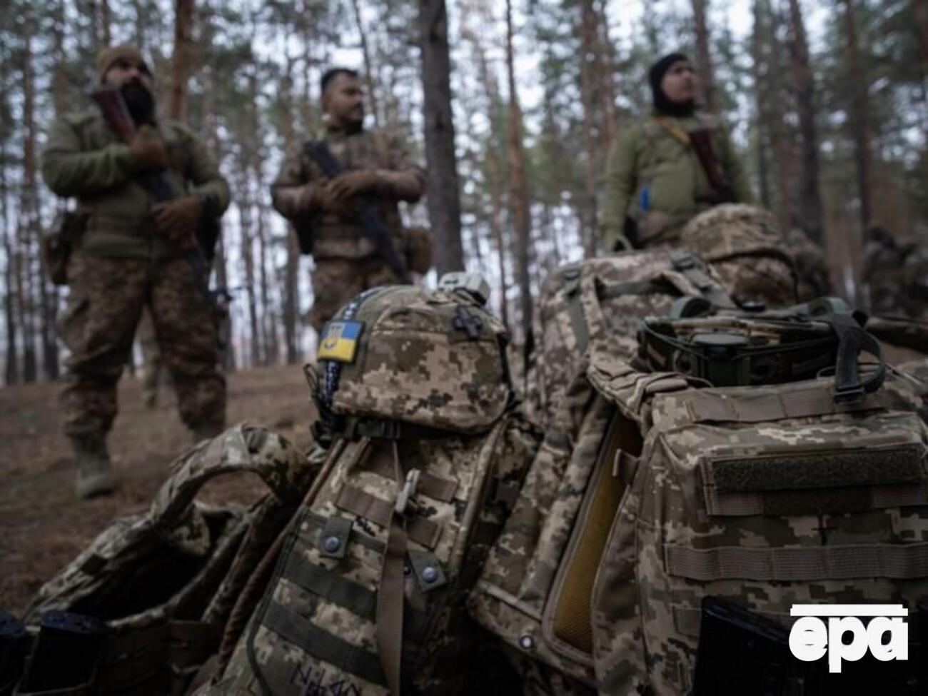 Поновлення на службі й відновлення грошового забезпечення можливі лише після судового рішення