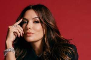 Лонгория предстала в качестве модели