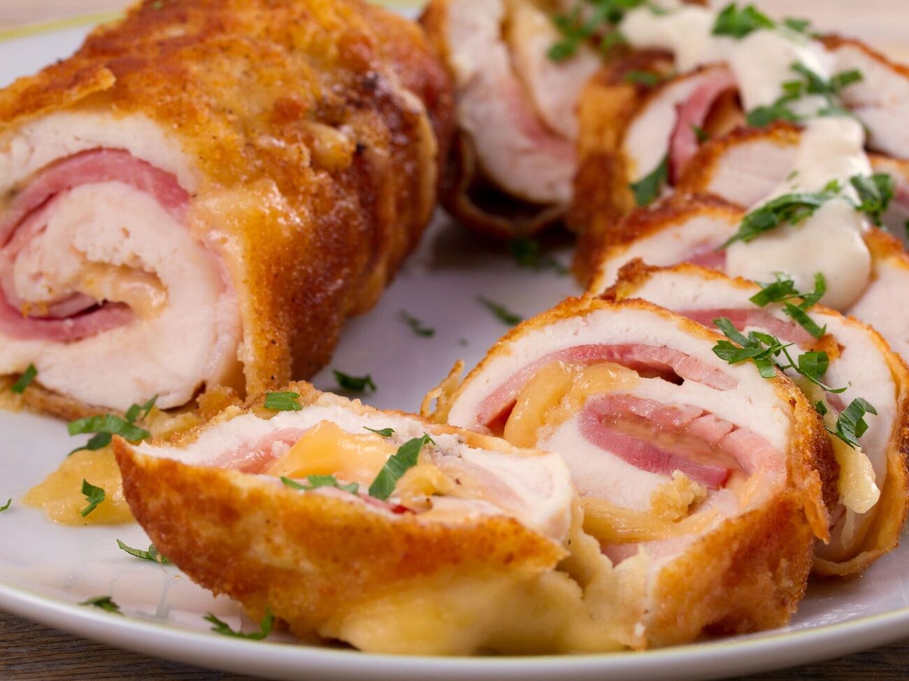 Обжарив котлеты, их нужно будет запечь