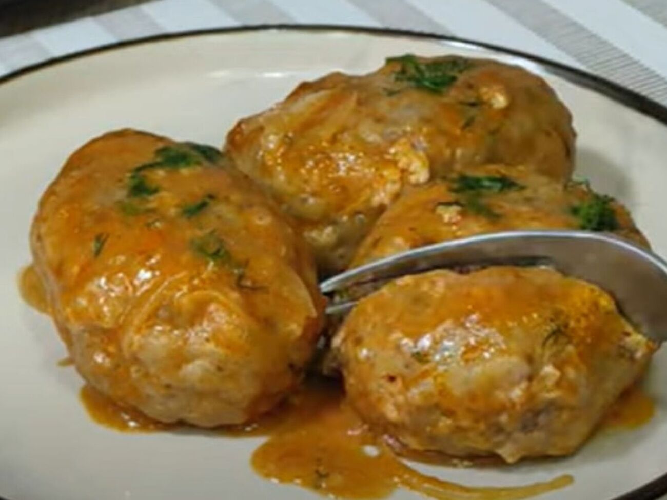 Для гречаников понадобится фарш и вареная гречка