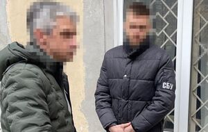 Як встановило розслідування, для оформлення фіктивної інвалідності посадовець власноруч підробив дані медичних досліджень