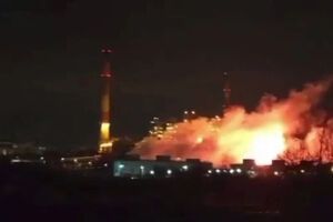 Так 14 января 2025 года горела нефтебаза "Кристалл", которая находится в 8 км от авиабазы Энгельс-2 в Саратовской области России