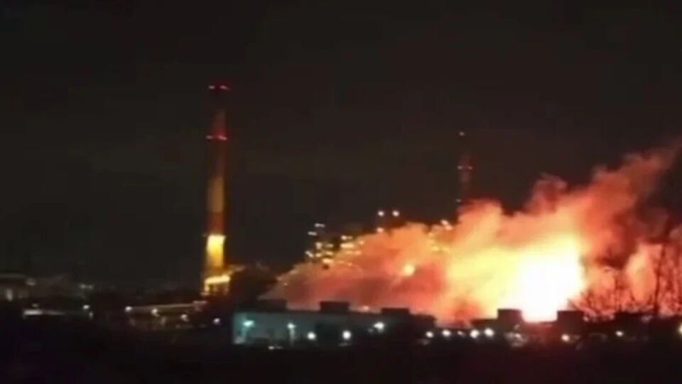 Так 14 січня 2025 року палала нафтобаза "Кристал", яка розташована за 8 км від авіабази "Енгельс-2" в Саратовській області Росії