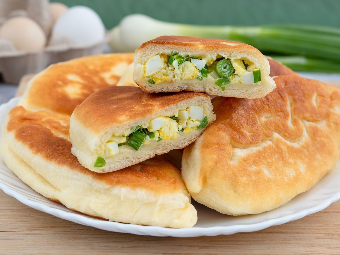 На основі кисломолочного сиру тісто виходить м'яким і еластичним