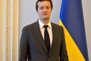 Адвокаты Алексея Порошенко уже заплатили за него штраф, "но без признания какой-либо вины с его стороны", заявил Головань