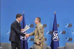 Украина стремится, чтобы ее войско отвечало самым высоким критериям и эффективно взаимодействовало с силами НАТО, подчеркнул Мельник