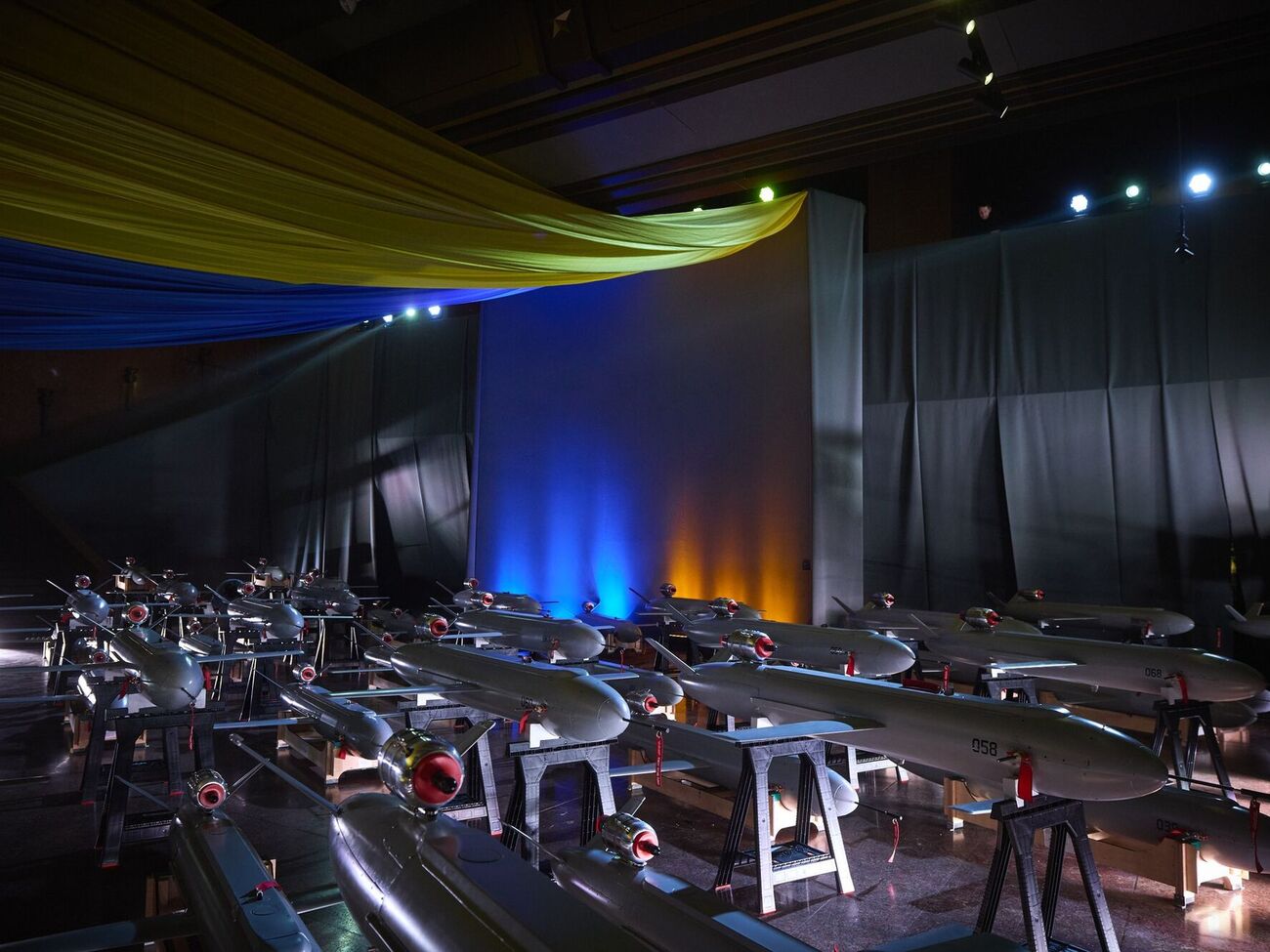 Расходы на вооружение и военную технику составят не менее 739 млрд грн, сообщил глава правительства