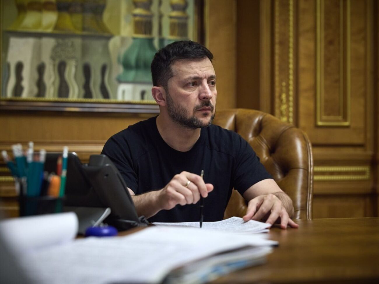 Зеленський (на фото) привітав Джонсона з обранням на посаду спікера Палати представників США