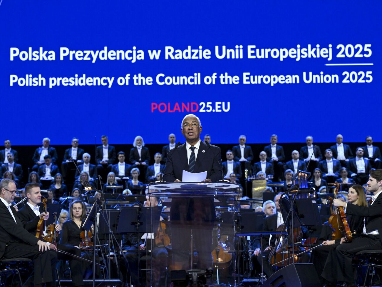 В 2025 году ЕС должен продолжать поддерживать Украину – столько, сколько потребуется, отметил Кошта
