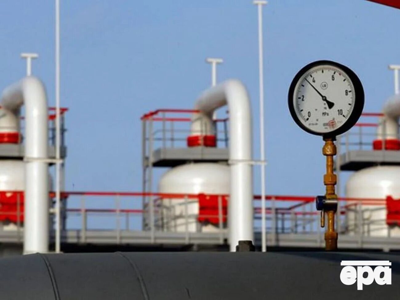 Розмови про відновлення постачання російського газу трубопроводами розлютили брюссельських чиновників і дипломатів із деяких східноєвропейських країн, пише FT