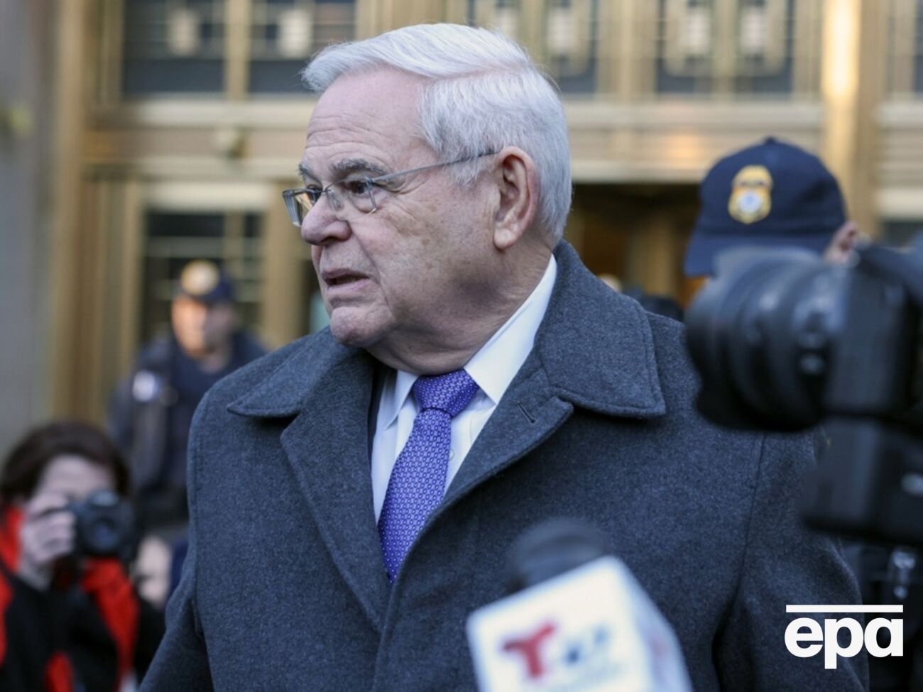 Менендеса приговорили к заключению