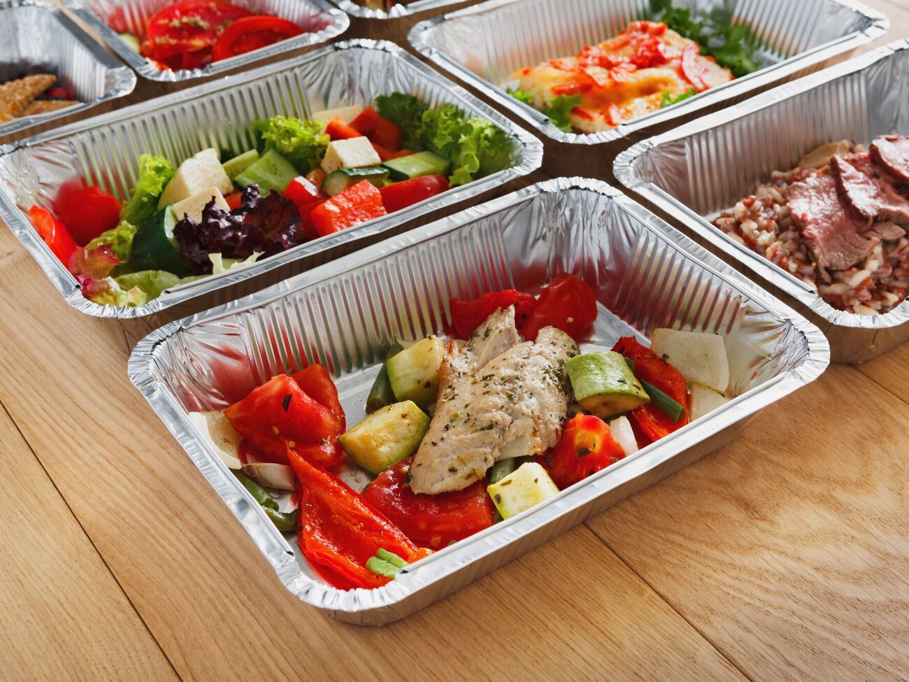 По словам тренера, похудение не будет проблемой, если "просто немного уменьшить порции еды"