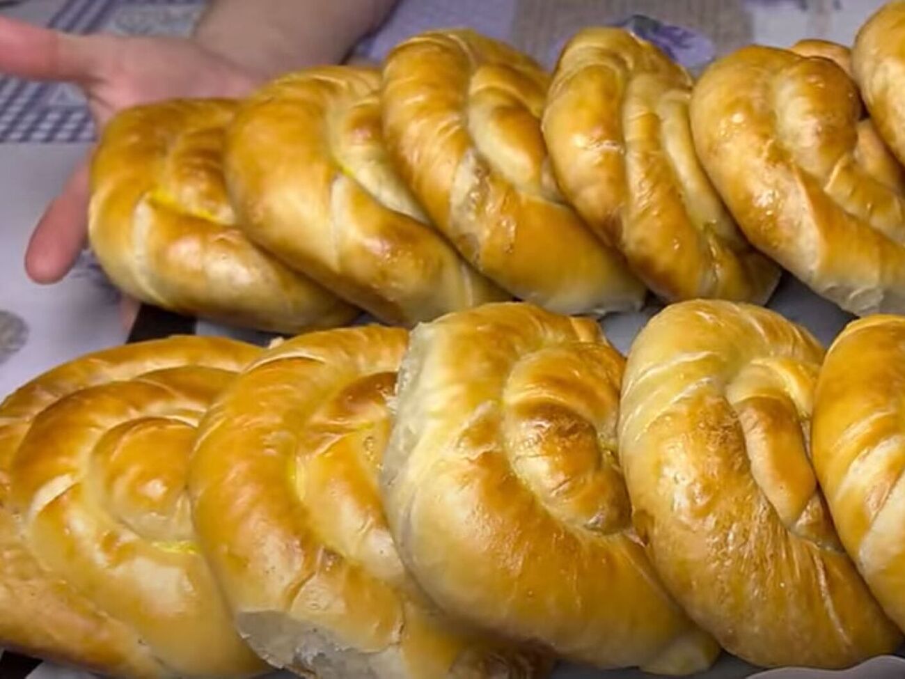 Випікайте вертути 20 хвилин за температури 170 °C