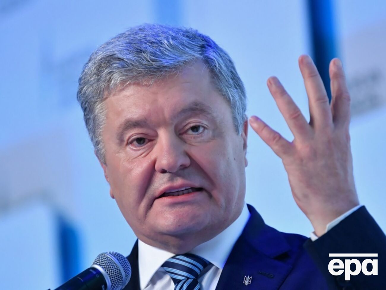 Порошенка відсторонили від засідань на пів року