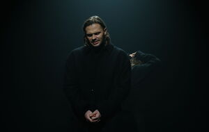 Cheev: Пісня "День у день" про постійні суперечки двох закоханих