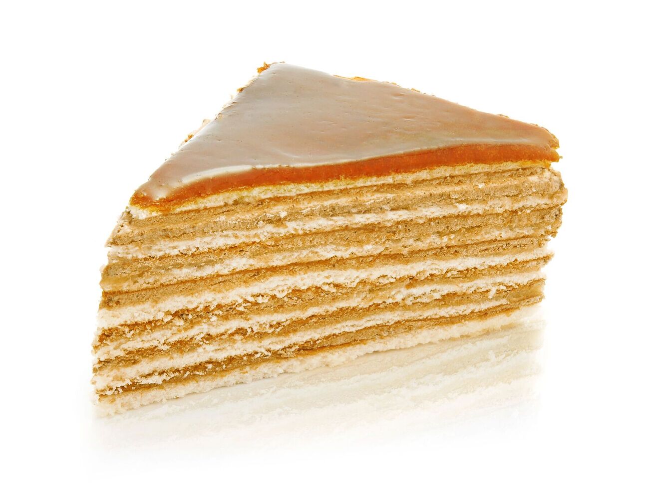 Торт состоит из тонких коржей