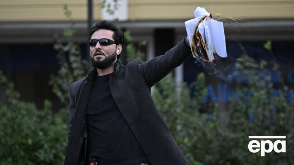 28 июня 2023 года Момика публично сжег Коран в шведской столице