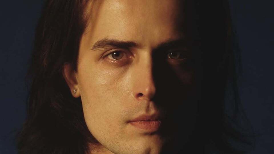 Внук Ротару бежал из Украины