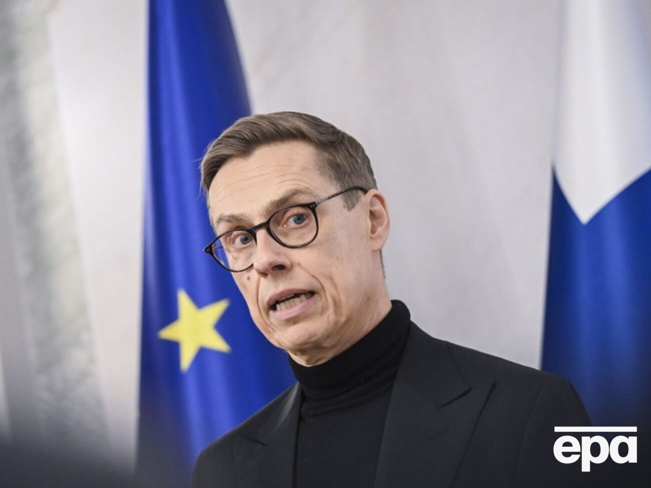 Ближайшие "дни, недели и месяцы" Украину нужно будет поддерживать так, чтобы она зашла в возможные переговоры с позиции силы, подчеркнул Стубб