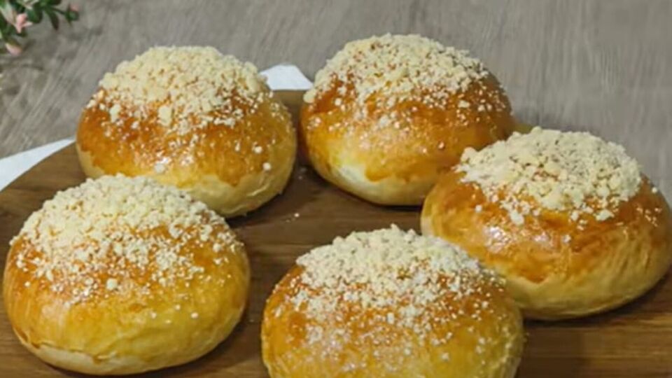 Випікайте булочки 20 хвилин за 180 °C