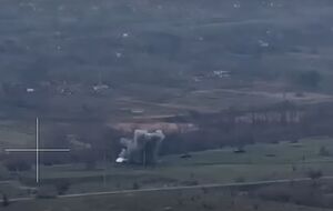 Щойно російську бронетехніку підбили, окупанти розбіглися, розповіли в "Азові"