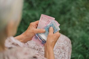 Самые высокие пенсии получают жители Киева, где средний размер выплат составляет 8017 грн