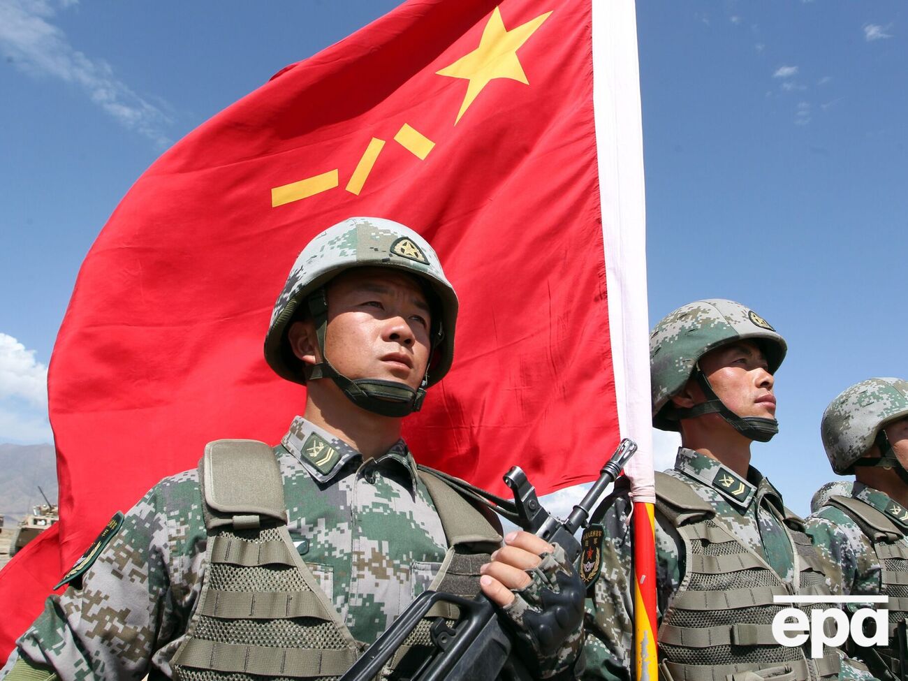 Газета подчеркивает, что комплекс будет по меньшей мере в 10 раз больше американского Пентагона