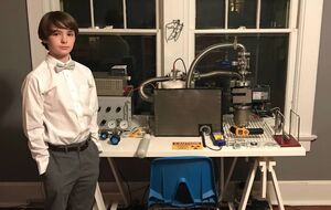 Ядерного синтеза Освальт достиг после года испытаний, за два часа до своего 13-летия