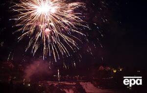 Один салют запустили під час повітряної тривоги, другий – після відбою