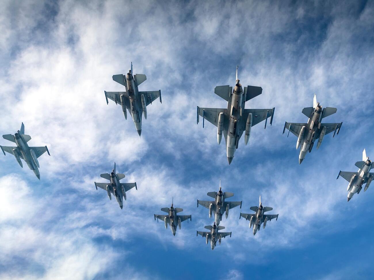 Нідерланди пообіцяли передати Україні 24 винищувачі F-16