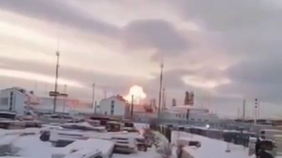Момент атаки БПЛА на торговельний порт Усть-Луга у РФ потрапив на відео