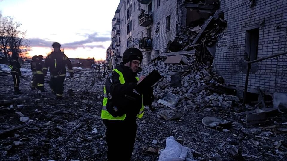 Росіяни завдали авіаударів по Свеській громаді двома бомбами, розповіли правоохоронці