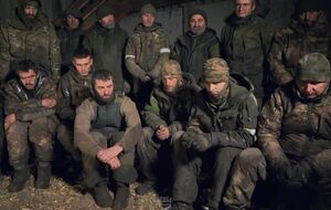 После налета украинских дронов россияне скопились в блиндаже, в который ВСУ сбросили гранаты