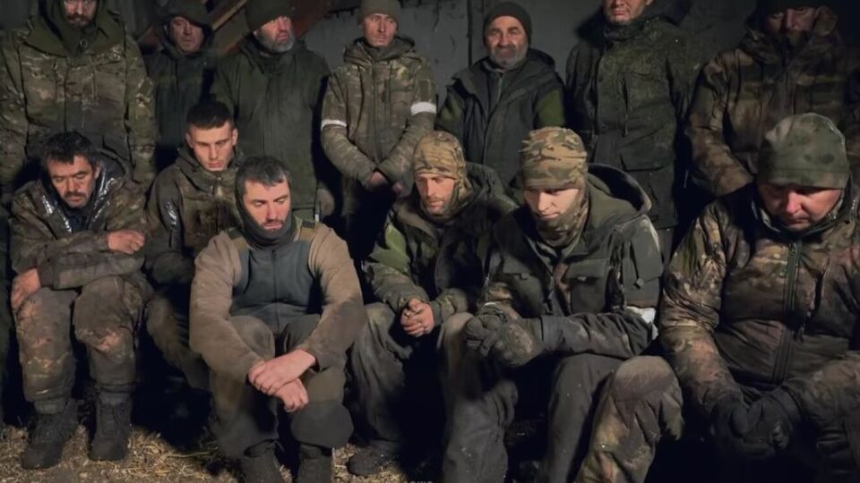 После налета украинских дронов россияне скопились в блиндаже, в который ВСУ сбросили гранаты
