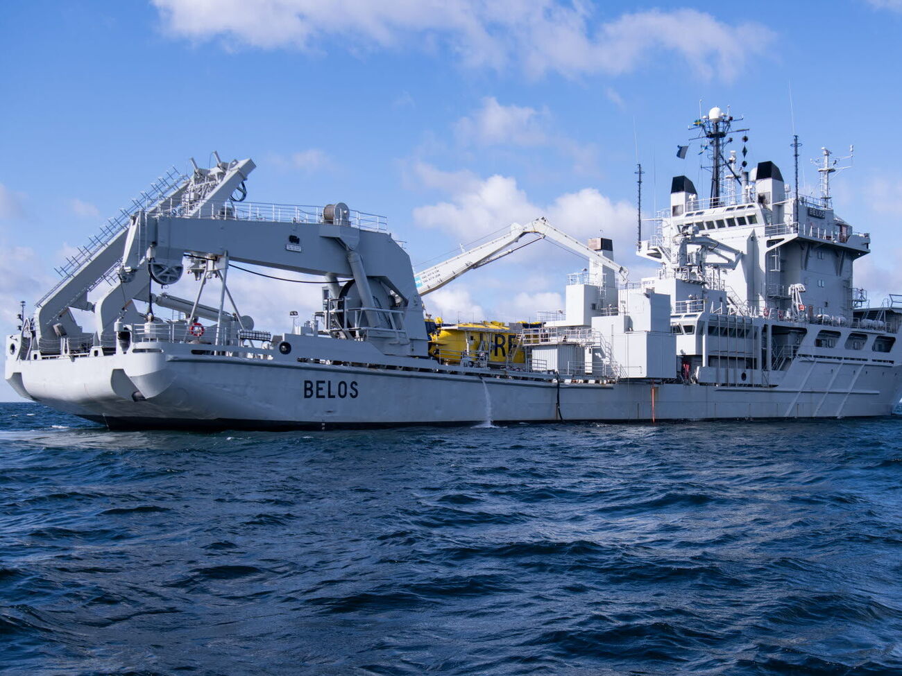 Швеция направит на помощь Финляндии судно HMS Belos, на борту которого имеется современное оборудование для подводных работ