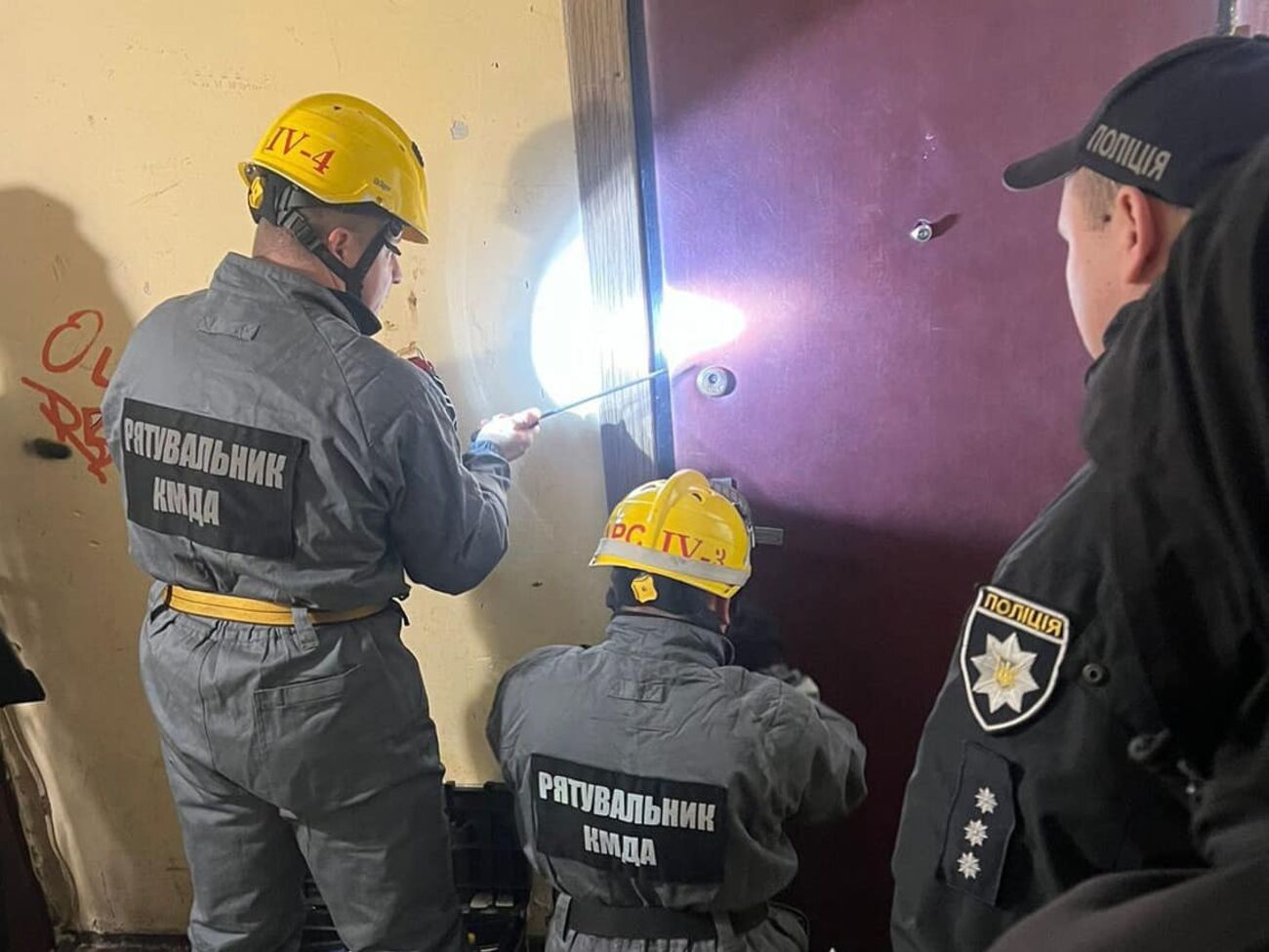 Дверь пришлось взломать, отметили в полиции