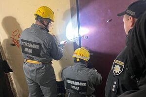 Двері довелося зламувати, зазначили в поліції