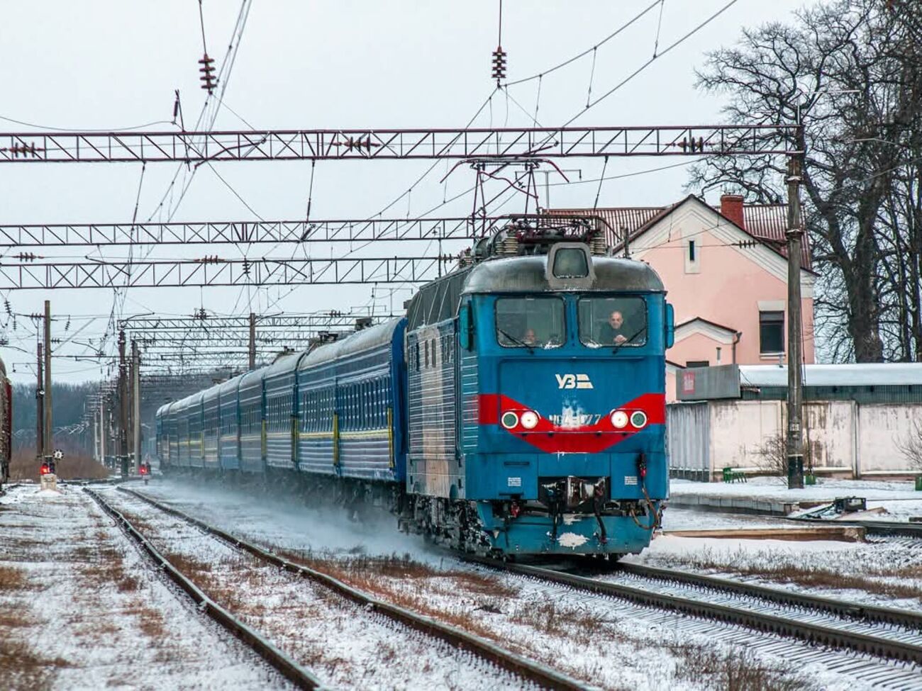Рух поїздів на пошкодженій ділянці відновили