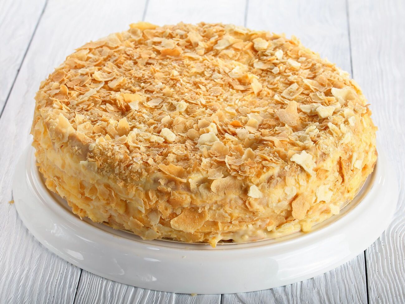 Для приготовления торта понадобится листовое тесто