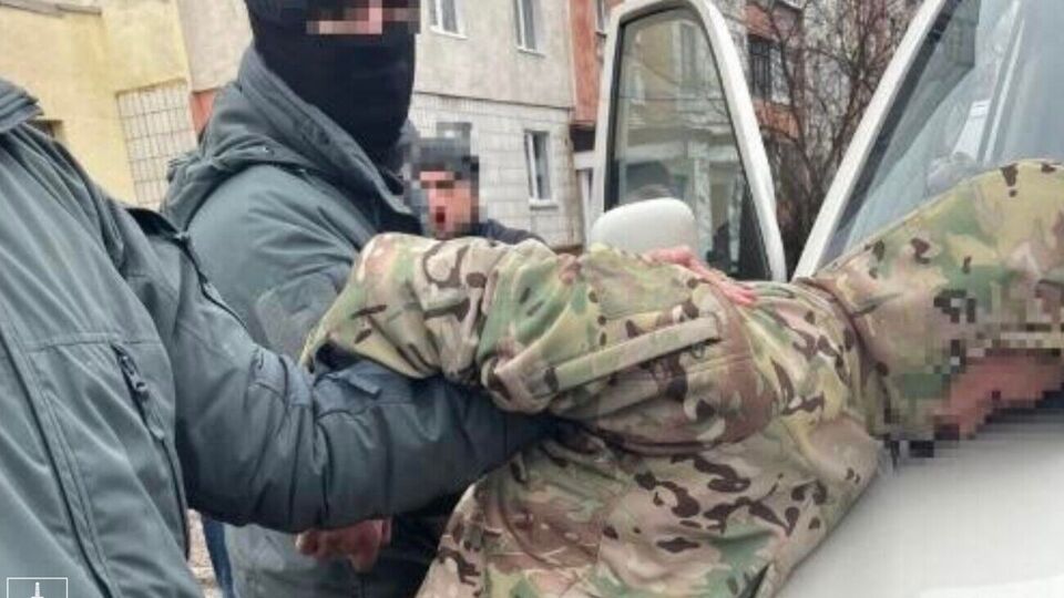 Одним із затриманих виявився 16-річний студент із Кіровоградської області