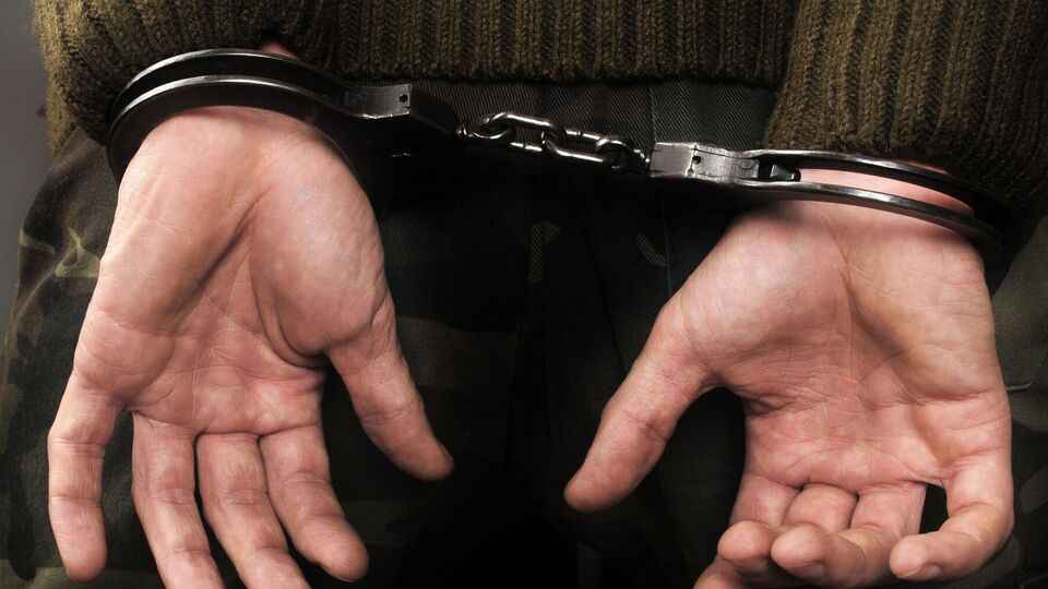 Россиянину инкриминируют жестокое обращение с людьми и нарушение законов войны