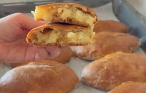 Пирожки с картофелем и луком разлетаются мгновенно