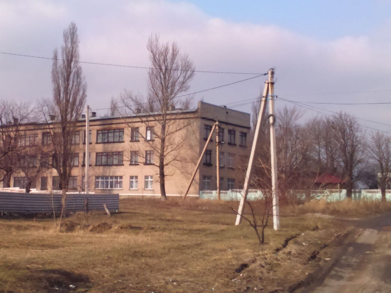 В Доброполье во время прогулки на части кассетного боеприпаса подорвались два 11-летних мальчика