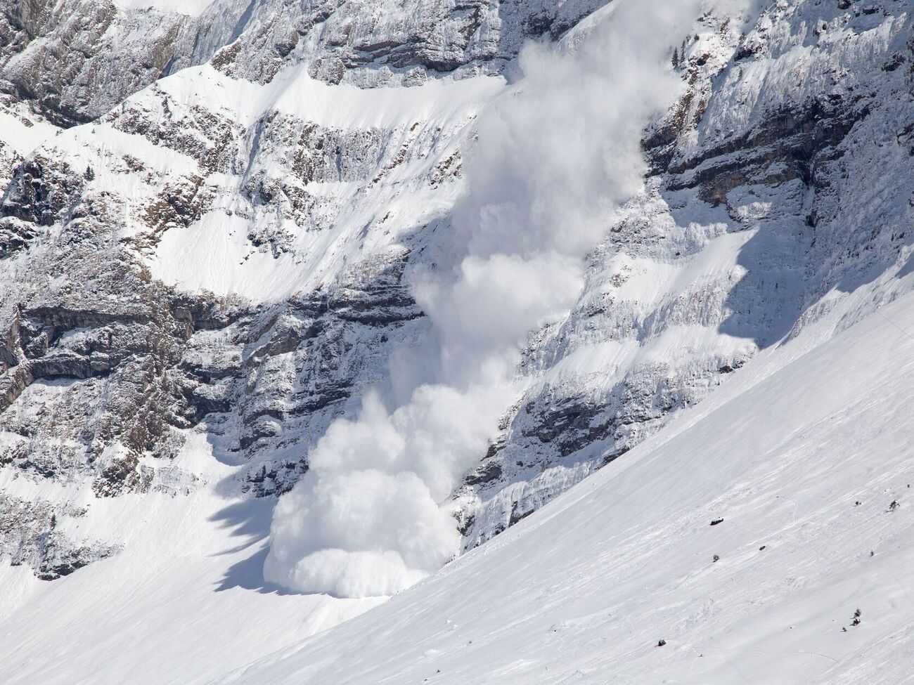 Спасатели настойчиво призвали людей не ходить в горы и дали несколько советов