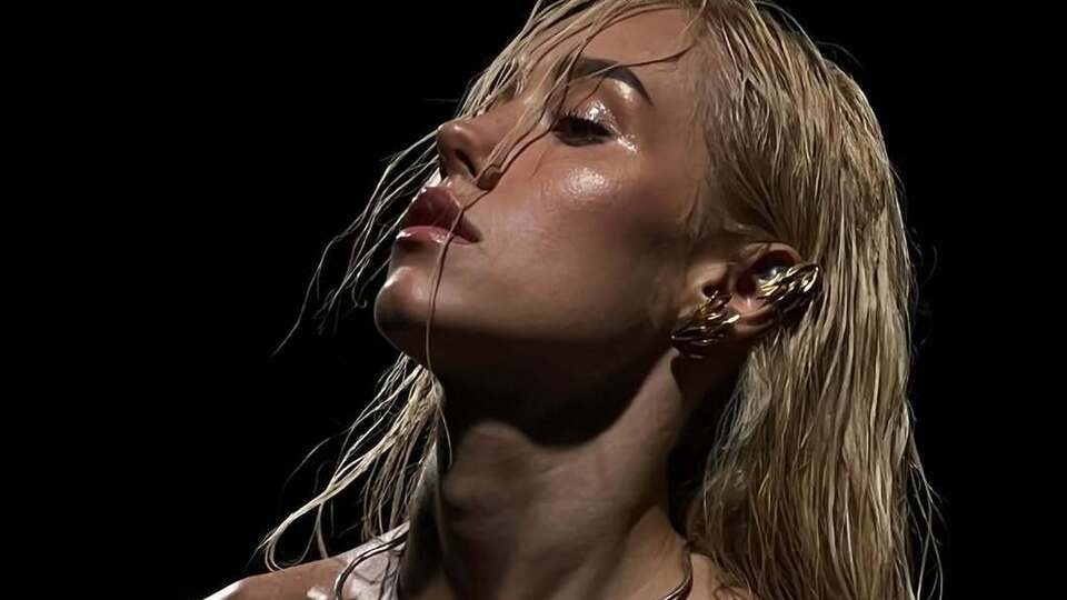 Квіткова: Аура світиться, енергія тече