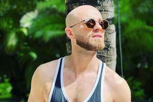 Яма проживает в США