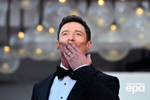 Джекман осенью 2023 года расстался с женой, прожив в браке почти 30 лет