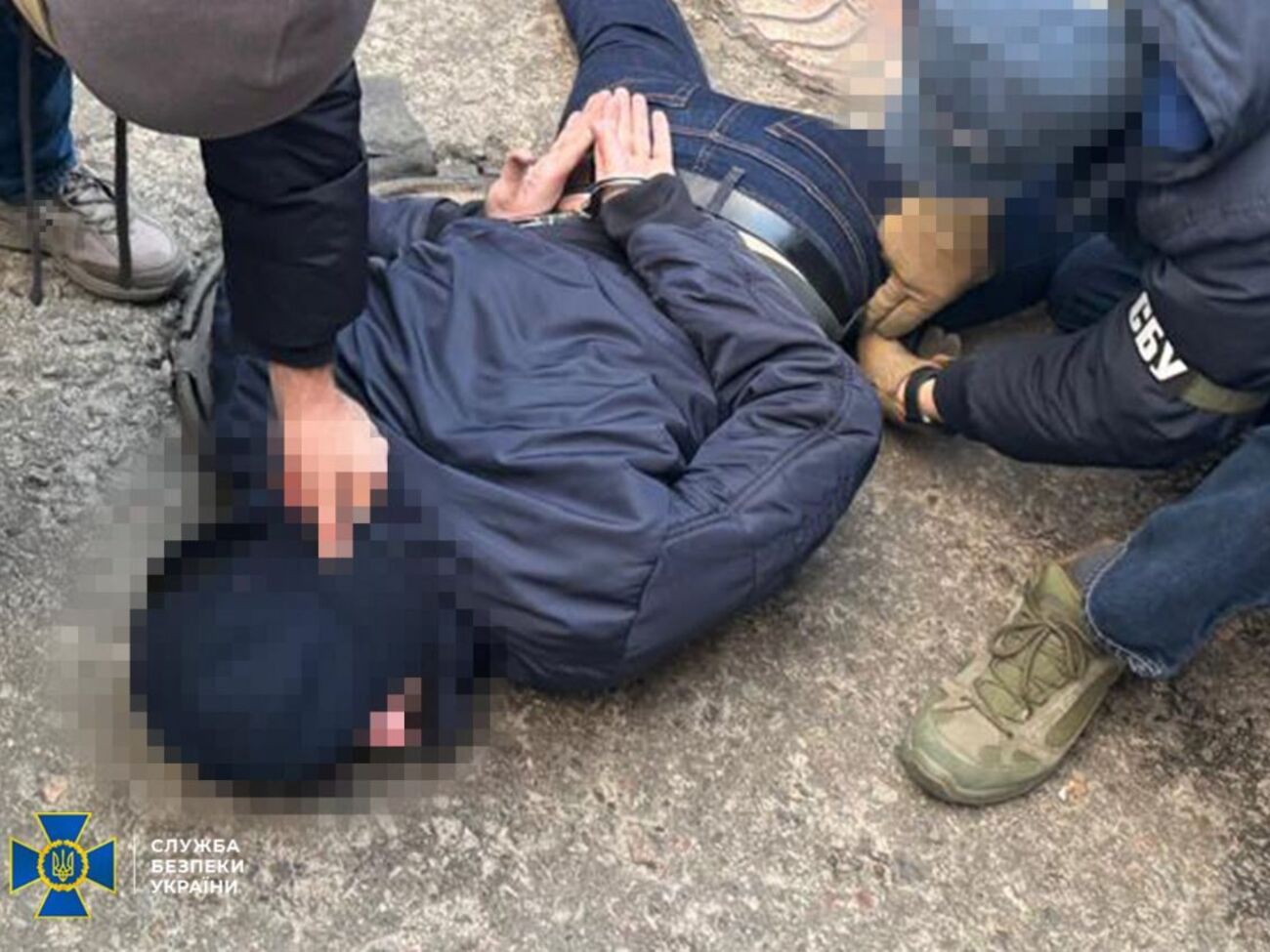 Подозреваемые корректировали ракетные удары по "оборонке" и энергетике Украины, считают в СБУ