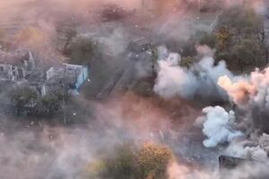Когда город полностью уничтожен, там просто негде держать оборону, рассказал спикер ОСГВ
