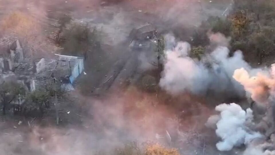 Когда город полностью уничтожен, там просто негде держать оборону, рассказал спикер ОСГВ